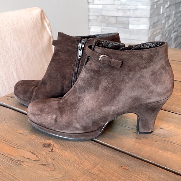 AEROSOLES Sweet Aroma Brown Suede Booties - Picture 3 of 5